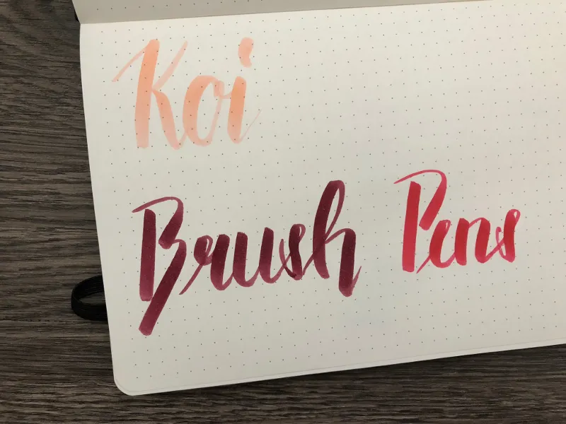 Handlettering Koi Brush Pens in Apricot- und Beerentönen