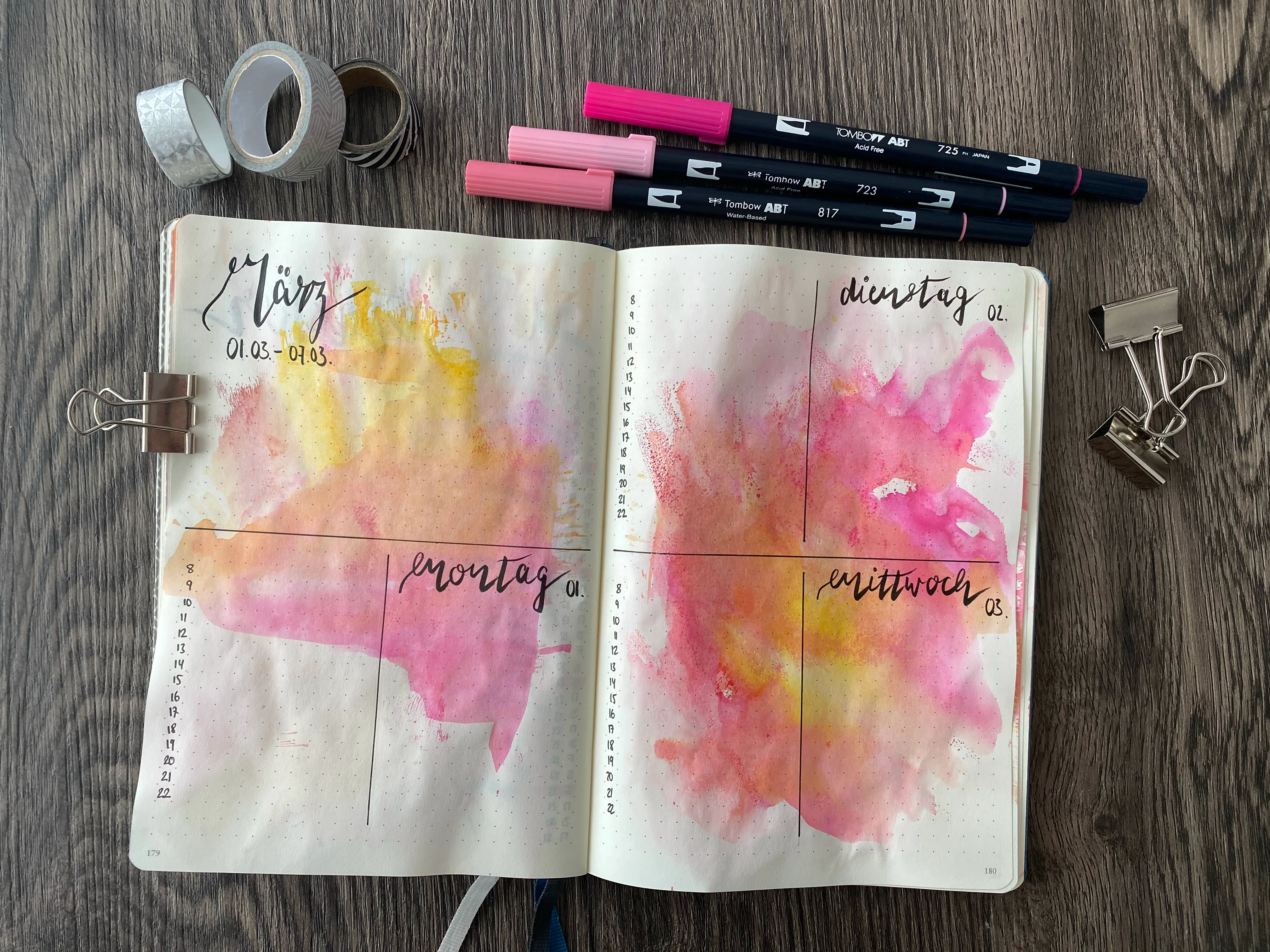 Wochenübersicht März in vier Feldern mit Aquarell und Handlettering der Wochentage
