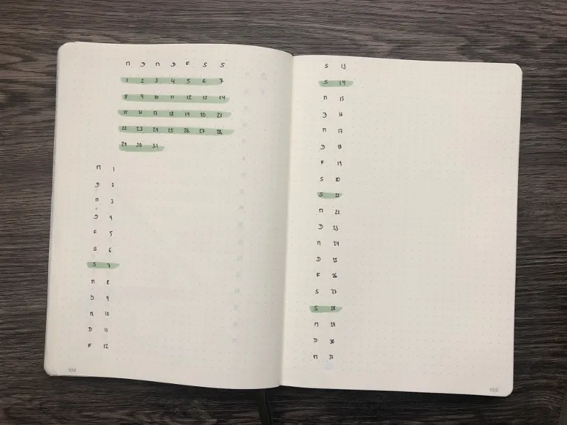 Minimalistische Monatsübersicht als senkrechte Datumsliste mit grün markierten Wochenenden