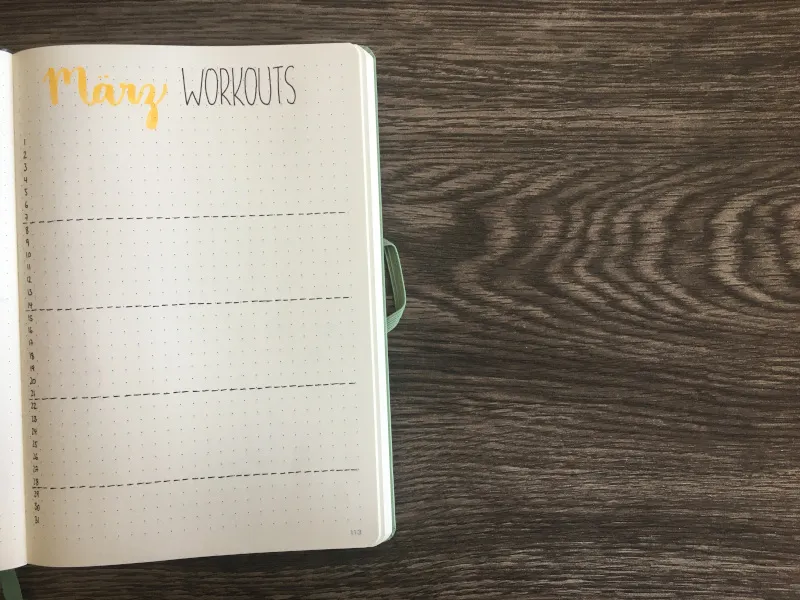 März Workouts als leere Liste mit gestrichelten Zeilen und Datumsspalte