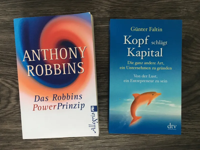 Zwei Bücher Robbins Power Prinzip und Kopf schlägt Kapital